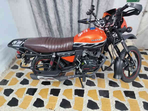 سلام عليكم+
الاسم دايون جبلي+
موديل 2023+قبل شهر نزلت من المعرض♥
العنوان بغداد
اخوان الدراجه خير من الله بس اني اريد ابيع مستعجل عندي ضرف و الرزق عله الله♥ 
اخوان رجائن لا تدخل تعلق وتكسر بسعر الدراجه♥
اخوان قيمو الدراجه بل يرضي الله ولحلال كدام عينكم بل واقع بعد احله♥
واسف عل اطاله 🙏
الرقم  ***********
السعر 2,850 بغداد
