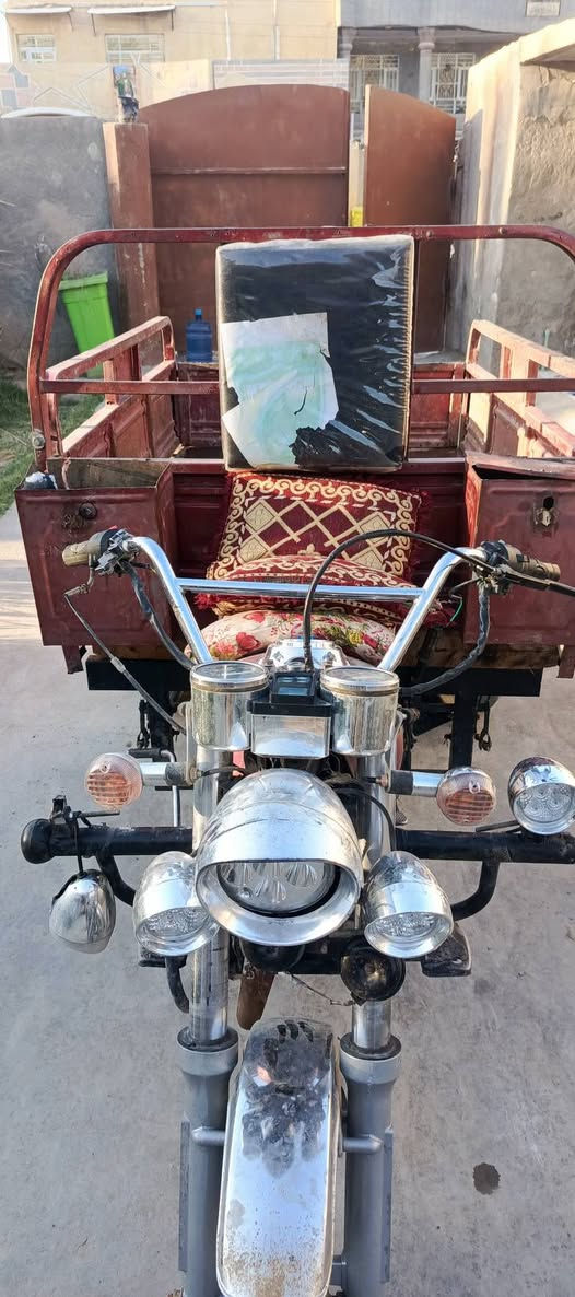 سلام عليكم ستوته موديل 2015 مكفوله من الخياس ستوته نضيفه ومكينه خير من الله ستوته ماناقصها غير بس صفاحيات  وبك لايتات وره فقط والباقي كله كفاله ستوته مال جناي الله شاهد السعر 1100 وبيها مجاال مستعجل ع بيعتها الموشراي لا يدخلي رجائن ***********
