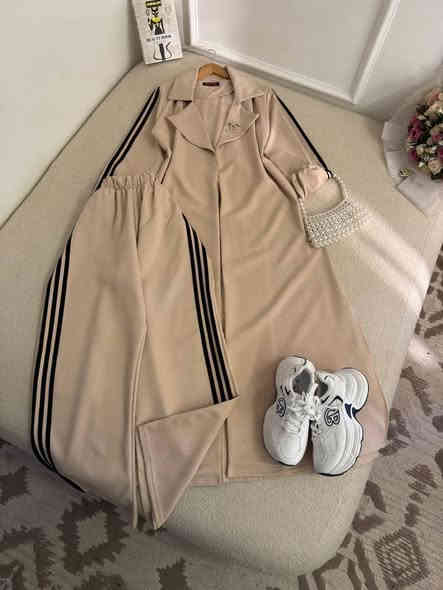 #طقم قطعتين دااابل ايطالي كوالتي عالي 
 قياس  38 40 42 44 46 48
خدمة توصيل لجميع محافضات العراق 5الف
للحجز والاستفسار مراسلة الصفحه خاص رجاء او واتساب ***********
#بيج الاميرات للملابس
