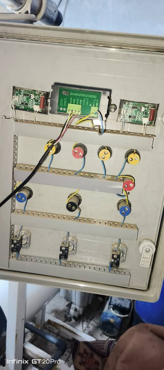 السلام عليكم منظومه ام الالف ماطورات يطالي بنتكس
بورد اتو ماتيك
مشتغله موسم واحد فقط 
نضافه فول مع تانكيات حجم 5000الف كل واحد شركه الريان
مكاني واسط وعدي توصيل حسب الاتفاق 
السعر3مليون وبيه مجال ***********
