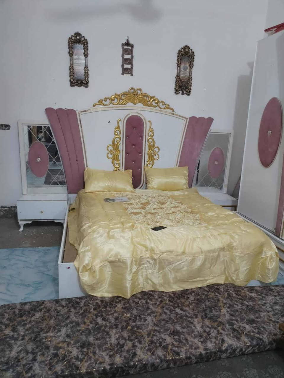 للبيع غرفه تركي قطع 7 سعر 350 الزاويه مرايه 25 وعنوان فلوجه حي الجولان رقم *********** للإستفسار
