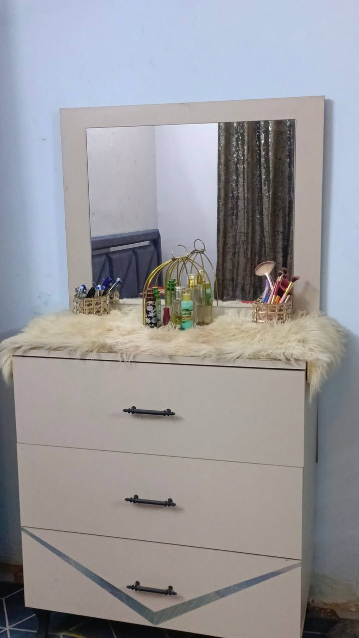 غرفه تركيه خمس قطع استعمال قليل السعر خاص مكاني ديوانيه  وبيهه مجال لشراي 💙❤


**إذا كنت صاحب هذا الإعلان وتريد حذفه لأي سبب، رجاءا أرسل رسالة إلى الدعم الفني**