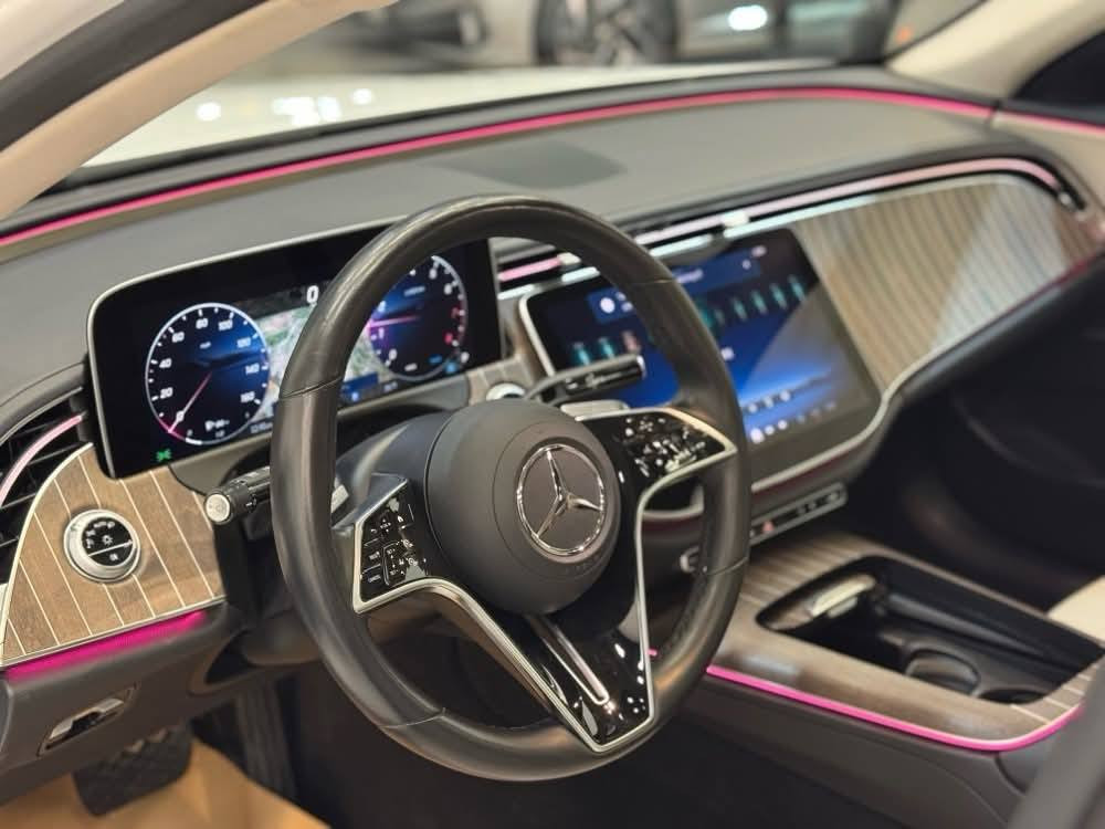 MERCEDES BENZ E350 E-Class AMG 4Matic 2025 
Engine: V4 20-Turbo 🔥 
ژمارە کاتی 
30 هزار روشتووە 
کلین تایتل , بێ بویاغ 💎 
دەعامی بۆ دەعامی بە شەرت 💥
وارد ئەمریکی 🇺🇸 
داخل سپی بیلادی 🤍 
نرخی 533 وەرقە و مجال 
📍شوێن هەولێر 
دوو سویج 
360 دەرجە کامیرە حەساس رادار, شەغال, پانوراما ....
~~~~~~~~~~~
0751-2004-377
0772-818-6453
~~~~~~~~~~~
MERCEDES BENZ E350 E-Class AMG 4Matic 2025
Engine: V4 20-Turbo 🔥 
رقم کاتی 
ماشي 30 الف
کلین تایتل, بدون صبغ 💎 
دعامي ب دعامي شرط 💯 
وارد امریکي 🇺🇸 
داخل ابیض بیلادي 🤍 
سعر 533 وەرقە بي مجال 
📍مکان سیارة اربیل 
اثنین مفتوح 🔥
360 درجة کامیرة حساس رادار, شغال, بانوراما,  ... أربيل, العراق
