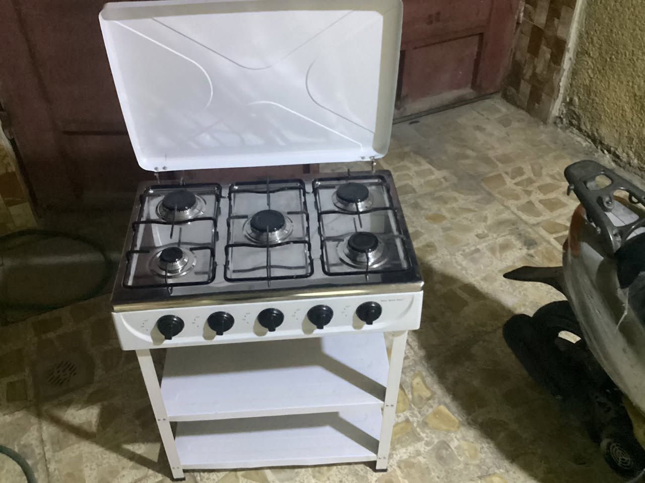 طباخ ابو رفوف 5 عيون سعره 40 قفل عنونه بل مدينه موجود وتساب *********** رصيد ماعندي
