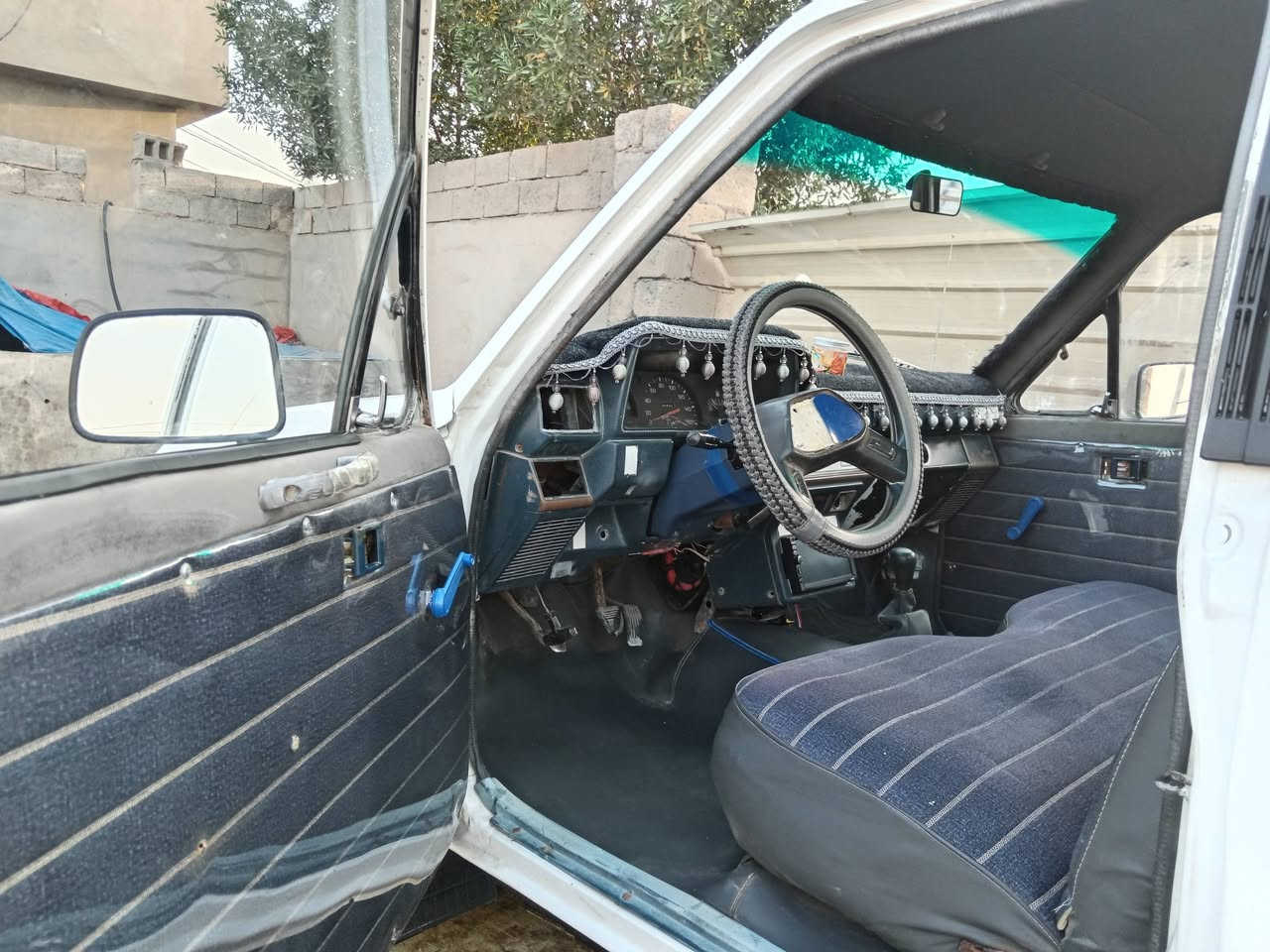 سلام وعليكم بيكم تيوتة للبيع موديل 88سيارة جاهزة من كلشي سنوية 31 بأسمي مشروع وطني تحويل ثاني السعر 45 وبيهة مجال ***********
