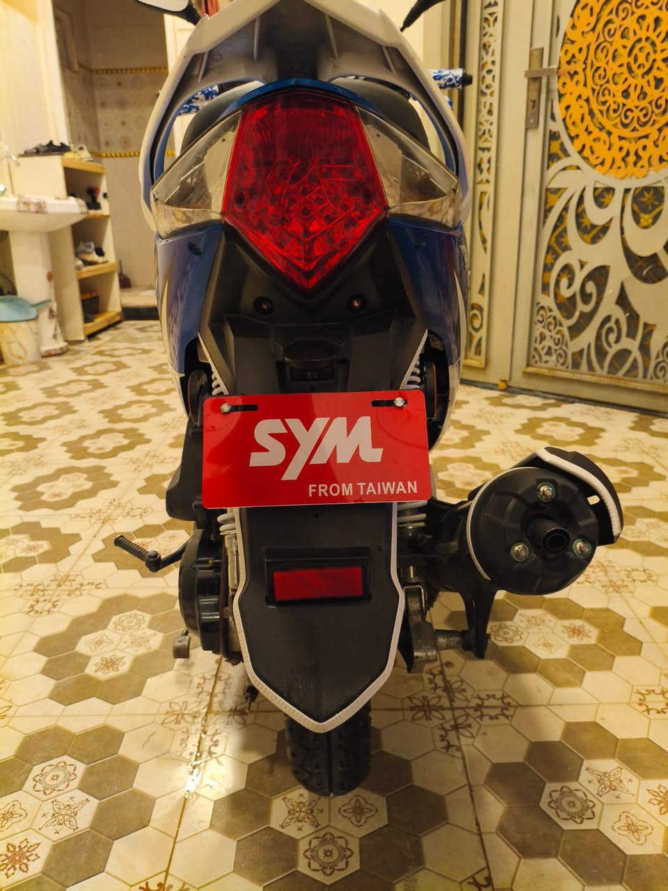 السلام عليكم
للبيع دراجه سايم نحله نضافه فول محرك 150دبلين محرك بلادي ما مفتوح لايت زنون عالي ناصي  صندوك كهرباء مابيها كل نقص ملاحضه دراجه بدون اووووووراق السعر 900بيها مجال مكان دراجه الرمادي تواصل واتس ***********
