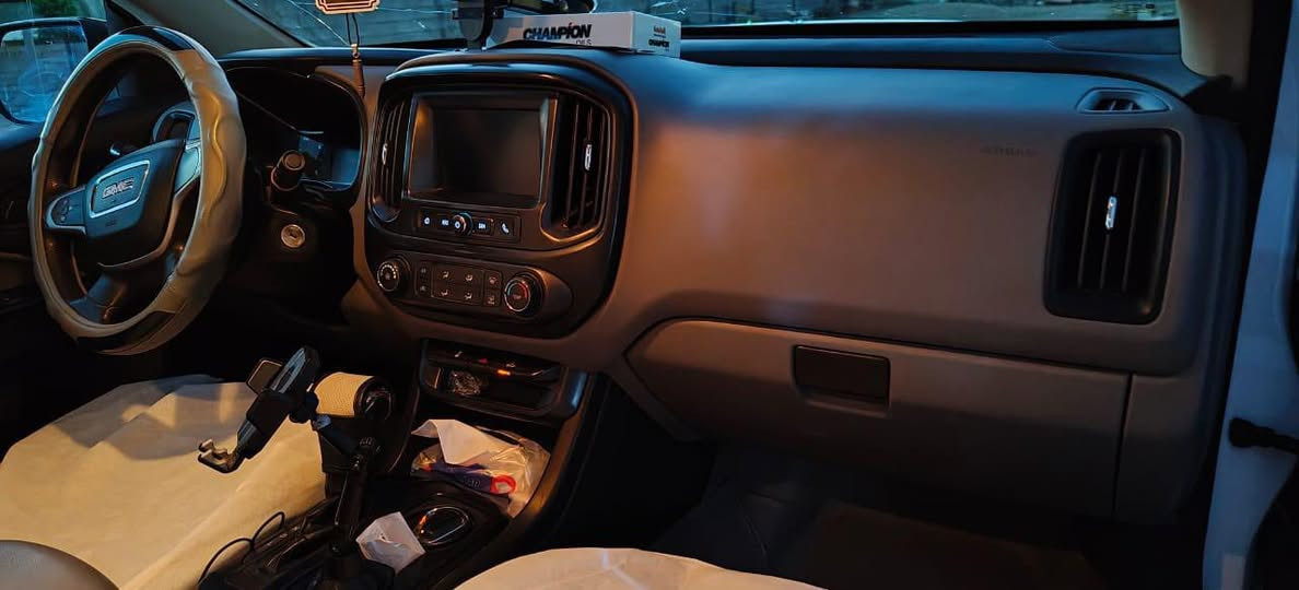 للبيع 
النوع : بيك آب GMC كانيون .

اللون : ابيض .

الموديل: 2018 

المحرك : 4سلندر حجم 2500 مكفول .

الگير: أوتو مكفول .

كفاله عامه من الضربه والحادث فقط صبغ جاملغ صفحه السكن اثر شخوط

رقم الأنبار

رقم انكليزي / بأسمي
***********
