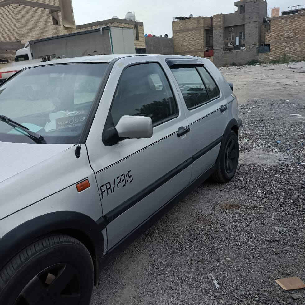 سياره بلديه... لا صبغ      ولا دعمه الحمد لله رب العالمين سياره كلا على البلاد بس بيها شغل دخانه سوداء يعني يريد لها تنظيف نازلات تخم بلكات السياره متروكه صدر جديد تخم تاير جديد اصلي ويلكم اصلي بالعافيه على ياخذه تبريد شغال جير محرك كفاله والحمد لله رب العالمين العنوان بغداد الغزاليه بغداد, العراق


**إذا كنت صاحب هذا الإعلان وتريد حذفه لأي سبب، رجاءا أرسل رسالة إلى الدعم الفني**