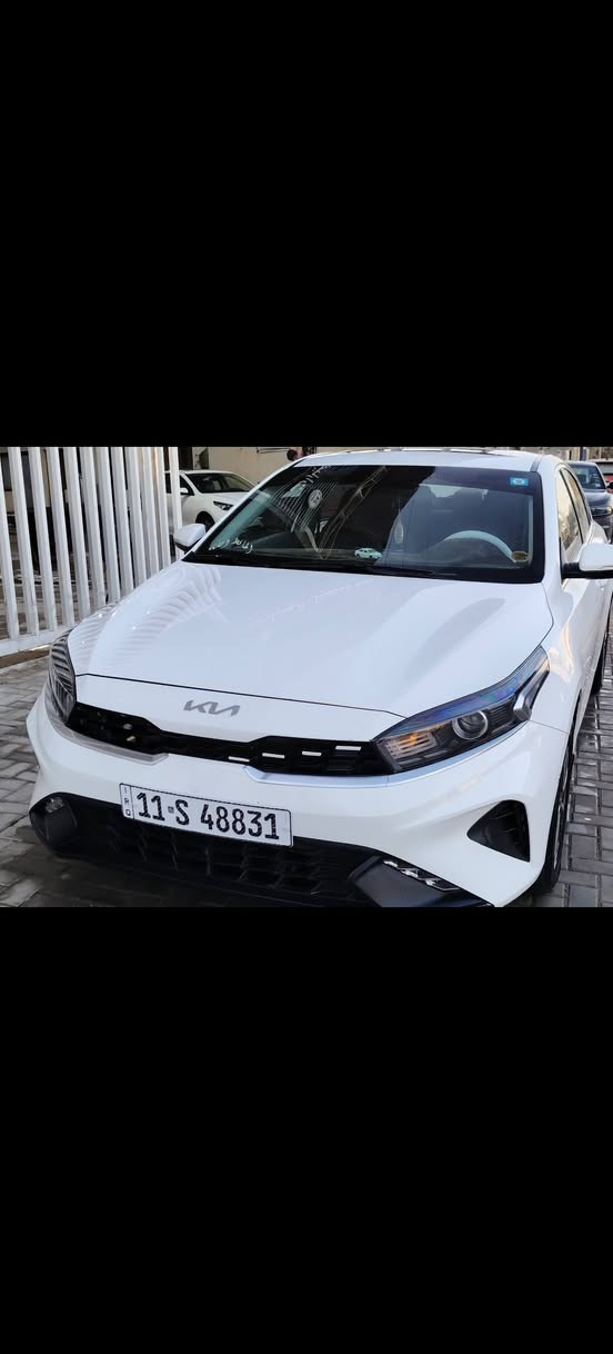 السلام عليكم ورحمة الله وبركاته اخوان
كيا سيراتو 
موديل2023  خليجي كفاله عامه 
فول مواصفات من عده البصمة رقم بغداد انكليزي مشروع وطني مداور بأسمي هزه جديده كير مكينه صدر بلادي شرط كفاله 
مواصفات
فتحه سلايت روف
لد نهاري 
حساس خلفي كل السياره عليهه  
كشنات بلادي 
كامره خلفيه
ويل كب كروم 
تبريد قطعتين
دواخل لونين 
تبريد قطعتين 
مكينا 1600 دوش 
سيارة جديدة جاهزه ماتصرف عليهه غير البانزين
دوشمة ارضية سيارة كاملة 
رقم التواصل *********** الشراي يتصل المكان سماوة
السعر185 وبيها مجال
