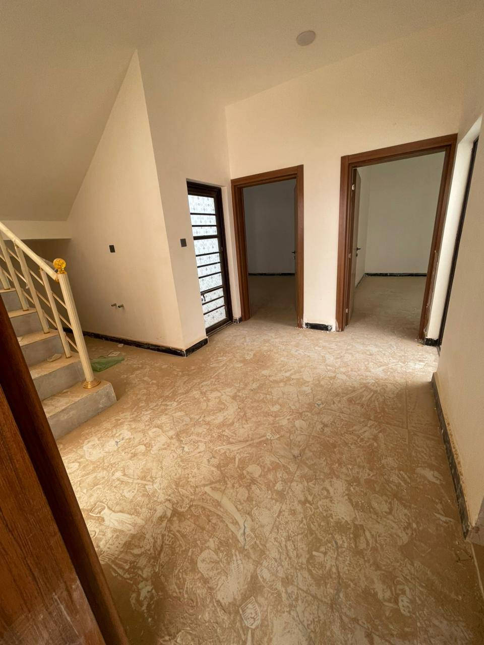 دار للبيع 
📍 مجمع الكرار السكني / المرحلة الثالثة
 المساحة: 160 م²  دار زيرو وجاهز للسكن
 عقده 70 مليون من الشركه واصل 35 مليون
 المتبقي  35 مليون على المصرف العقاري
 يباع بتطلوعه 
📞 للاستفسار والتواصل : مكتب النخيل للعقار
***********
***********
