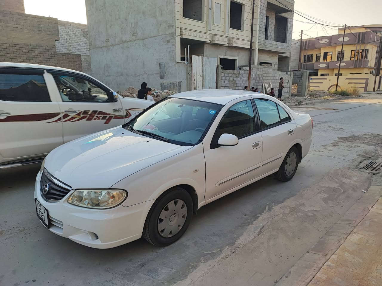 نيسان صني 
موديل 2010
طخة بباب السكن مصبوغ 
بيها شضاية مال تحرير
طخم جديد تايرات جديدة
تبريد شرط كير شرط
مسجل شاشة قفل مركزي اصلي 
السعر 95 ورقة
للاستفسار الاتصال على الرقم 
وأيضاً واتساب 
***********

