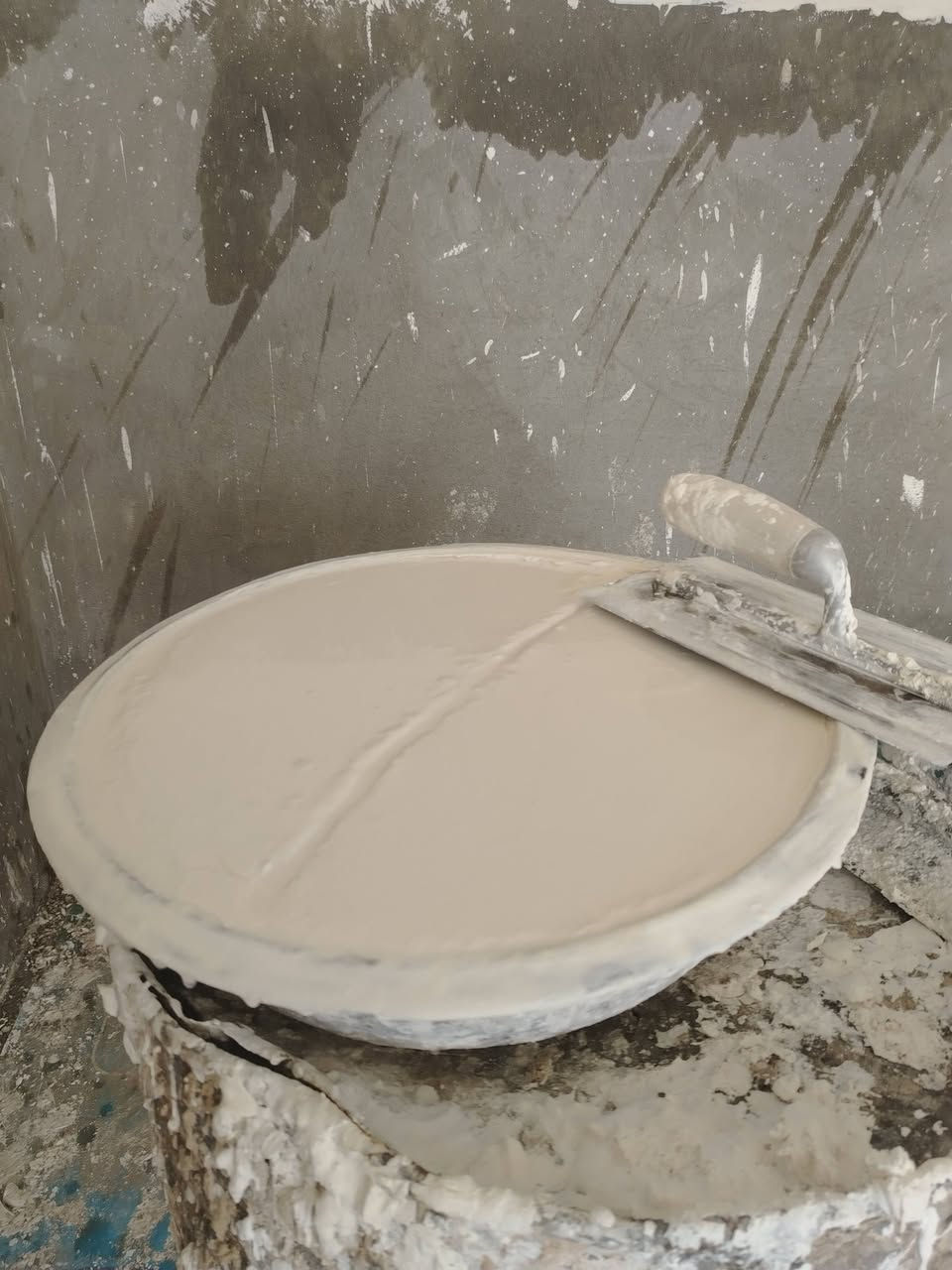 عمل لبخ وبياض داخل مدينت الرفاعي ***********
