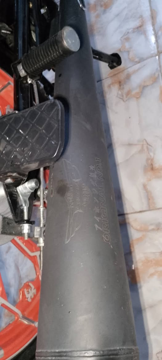 السلام عليكم  
دراجه سونك موديل 2025.لون مميز اوراق كامله دراجه كارتون صارلها شهر من طالعه من الوكيل دراجه محفوضه. برغي مامفتوح بيها دبل دسك تشغيل عن بعد بلوتوث   3 سويج بصمات تشغيل عدد 2.  مكينه cm200.    دراجه بحاله الزيروو علما الصور مو واضحه. الاستفسار. ***********
