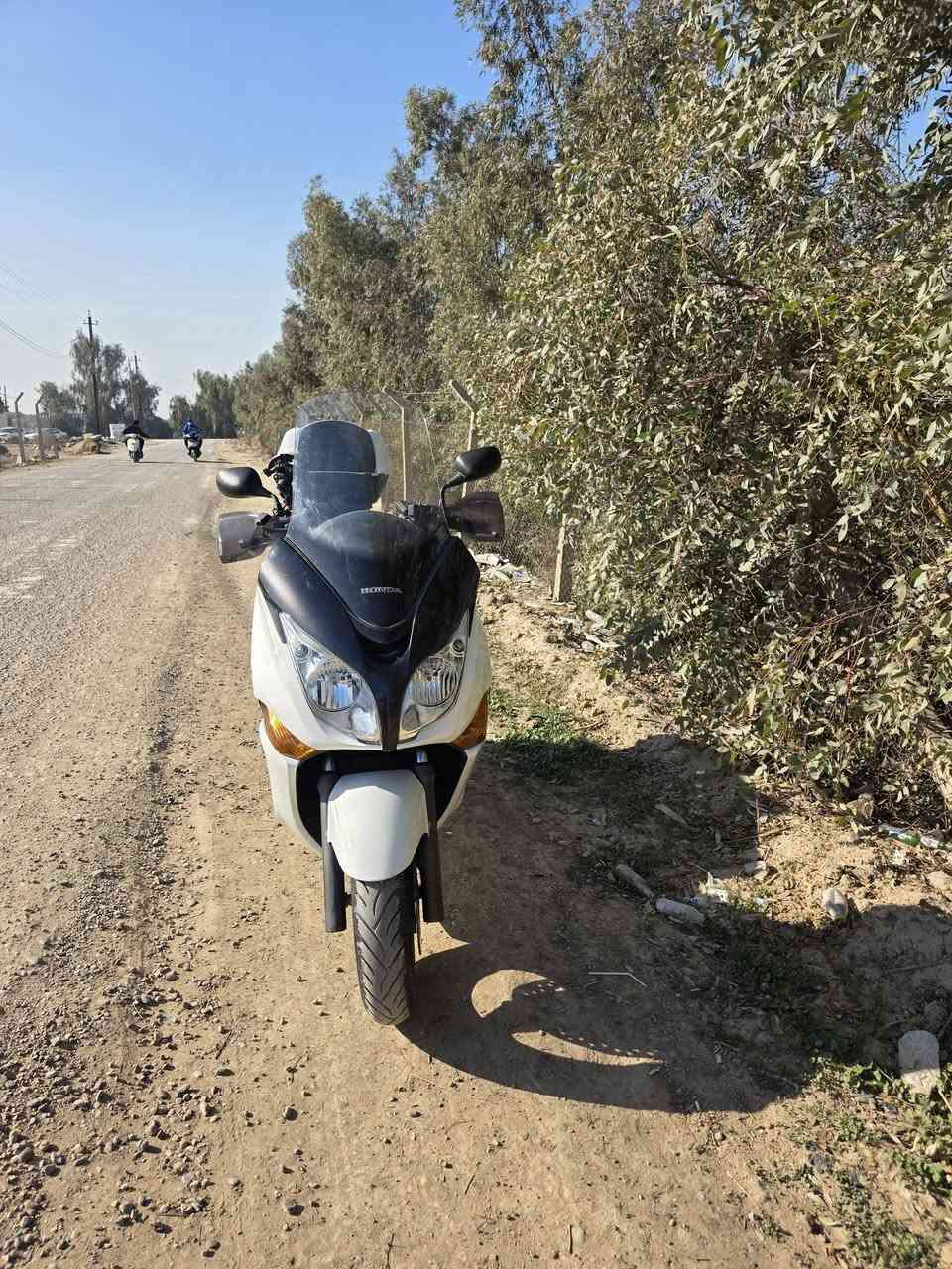 سلام عليكم
سلفر ونج جيتي 
موديل 2009
محرك 400
رقم بغداد 
صوت ناعمة
دراجة ما متعوبه
بيهه ملاحظات بسيطة 
المكان : بغداد فلكة حي النصر 
اعتذر عن ذكر السعر لان اكو ناس تكسر ابحلال العالم
رقم الهاتف:***********
