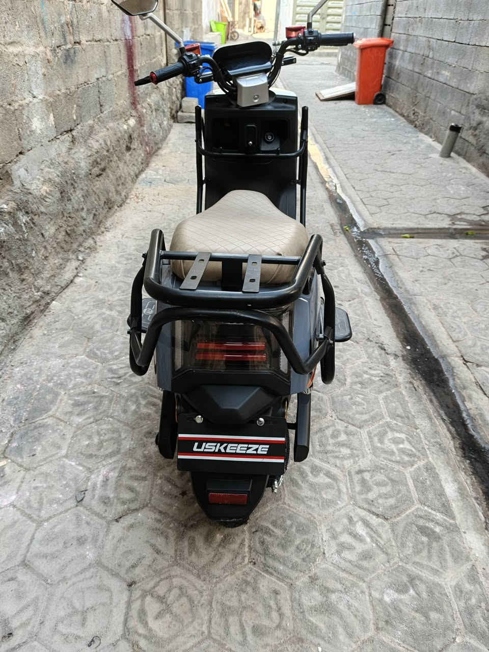 السلام عليكم ورحمة الله وبركاته من رخصة الادمن ماطور شحن للبيع في الرمادي للبيع ٦ بطاريات شاحن ٢ صويج ٢ بصمه تشغيل عن بعد الاتصال على الرقم *********** موجود وات ساب او على الفيس متواجد العنوان العزيزيه مقابل جامع الحاج كسار
