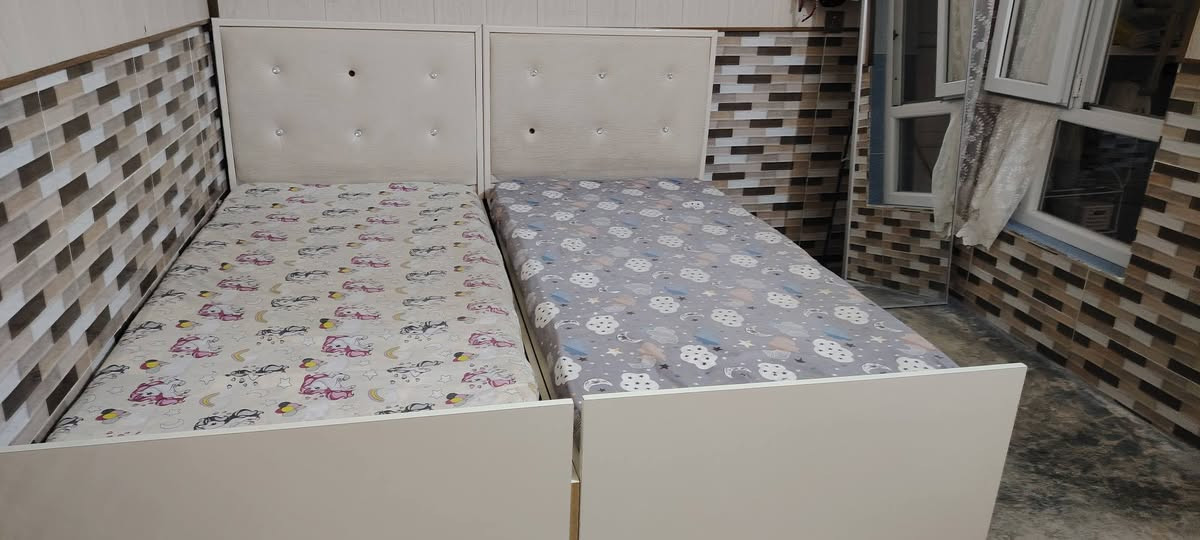 ئەم دوسیسەمە هی منداڵان بۆفرۆشتن دەستکردە هەردوکی بەدۆشەکەوە
{150000 }سەدوپەنجاهەزار
شوێن حاجیاوا 
***********
***********
