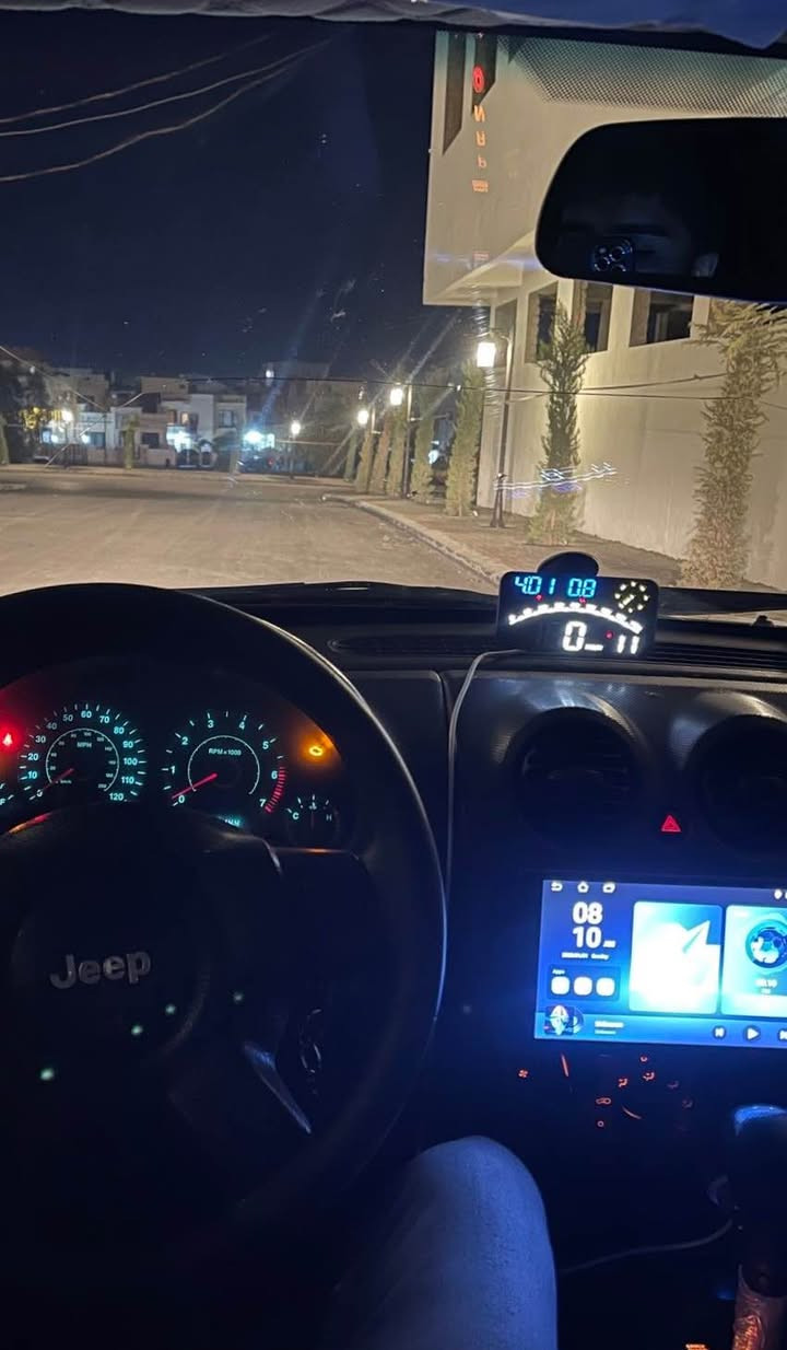 جيب ليبيرتي موديل 2005  ده بل اكسن 
2 قتعه سبخ 
گير و مكينه ب شرت 
تحويل شرت . غرامه 70 هزار
سعر 89 مجال  
0750 3676776
دهوك دهوك, العراق
