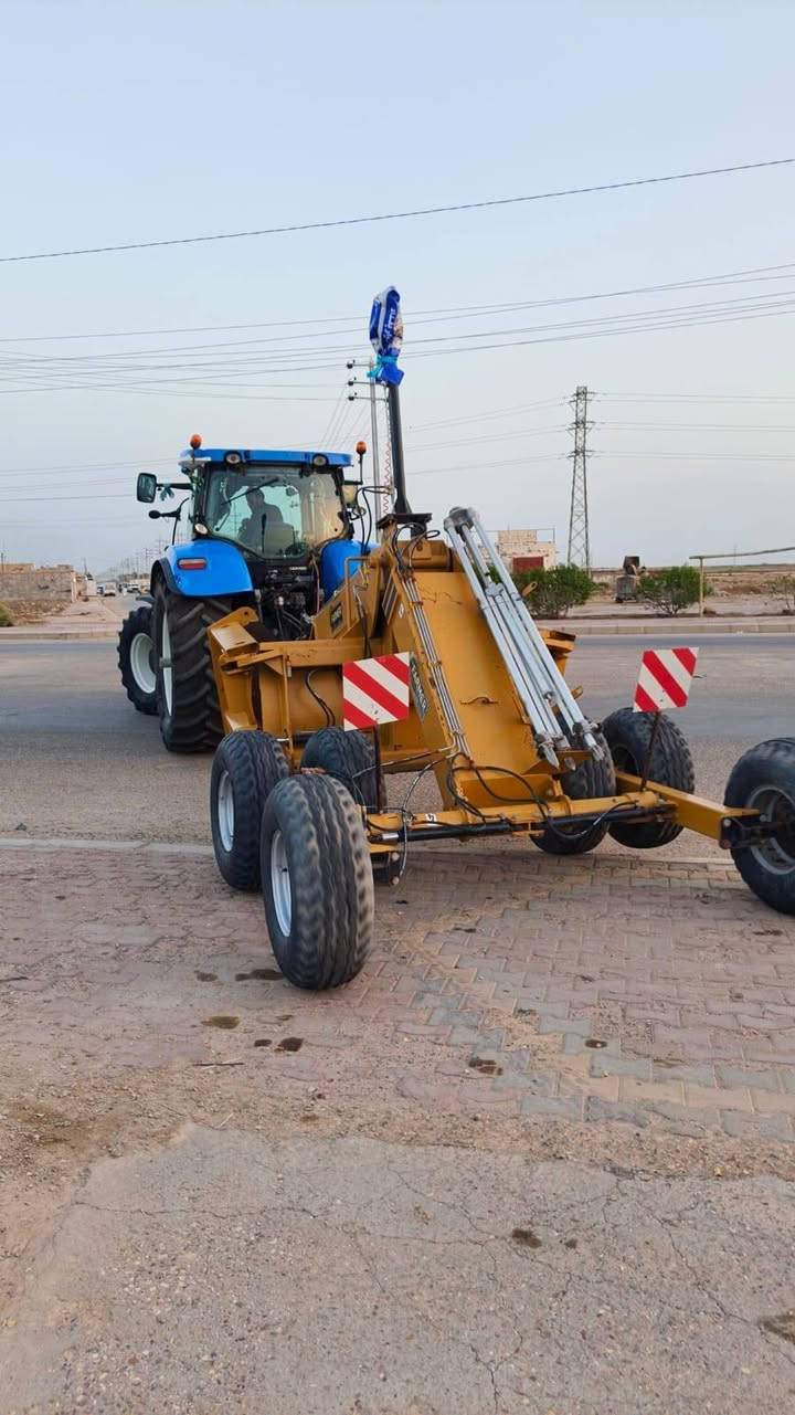 مكينة نهولند 250 للبيع 
ع، وضع الشريكة مكفوله كافلة عامه مكانة العمارة
***********
