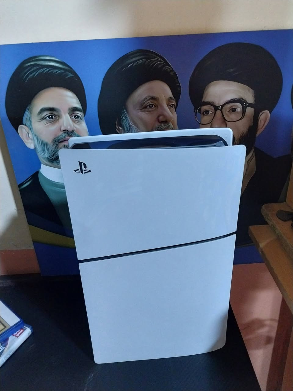 السلام عليكم
بلي فايف سلم نضيف 1 تيرا بايت اخو الجديد لوك ستيكر وياه الكارتونه الاصليه  نسخه القرص دبل جوستك

 + UPS  1500 ومع

  والبلي يجي  ويا كامل ملحقاته   

الرقم *********** للجادين فقط الرقم بيه  واتساب

السعر 850 قفله  رجاءً المو شراي لا يكسر بالسعر

العنوان نجف
