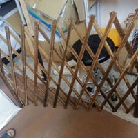 سياج خشب • عرض متر ونص • يفتح مترين