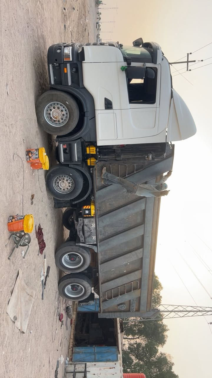 سلام عليكم تم بعون الله بدي عكرب مايلر  للستفسار على رقم ***********/*********** البصرة الزبير
