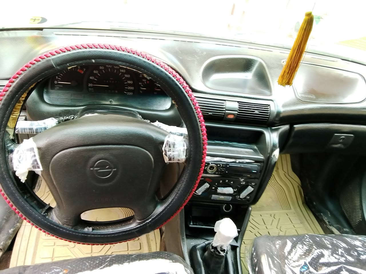 استرا صالون موديل 96 دبل ايرباك استيرن بور مرشوشة للجمالية فقط بدون ضرر رقم دهوك  سيارة بسمي تريد تحويل تريد وكالة كير مكينة شرط داخلها حلو كهربائيات شغالة سيارة احلى من الصورة ترايك بغداد العنوان موصل الايمن الهرمات 
***********
