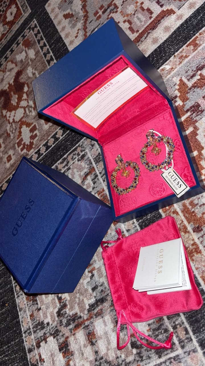 تراجي من ماركه GUESS من الوكاله 
اريد ابيعه


**إذا كنت صاحب هذا الإعلان وتريد حذفه لأي سبب، رجاءا أرسل رسالة إلى الدعم الفني**