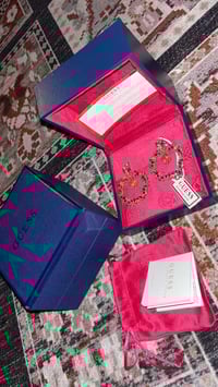 تراجي • GUESS • من الوكالة