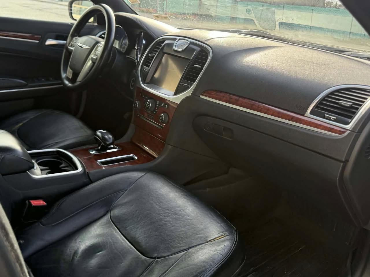 السلام عليكم اوباما موديل 2013 سياره نظيف ما عنده حادث عند  بس البونيه صبغ مكان سليمانيه رقم ***********
