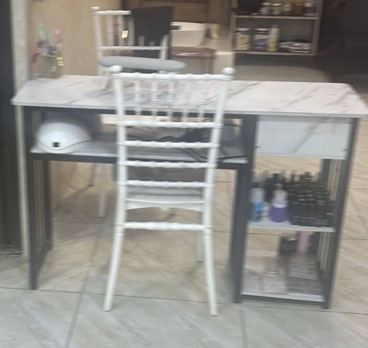 صالون كامل للبيع مع بديكير ومانكيير مع رسبشن واصباغ ايطاليه جدد مع شامبوات ومعالجات وللشعر للبيع حي الجامعه للتواصل خاص


**إذا كنت صاحب هذا الإعلان وتريد حذفه لأي سبب، رجاءا أرسل رسالة إلى الدعم الفني**