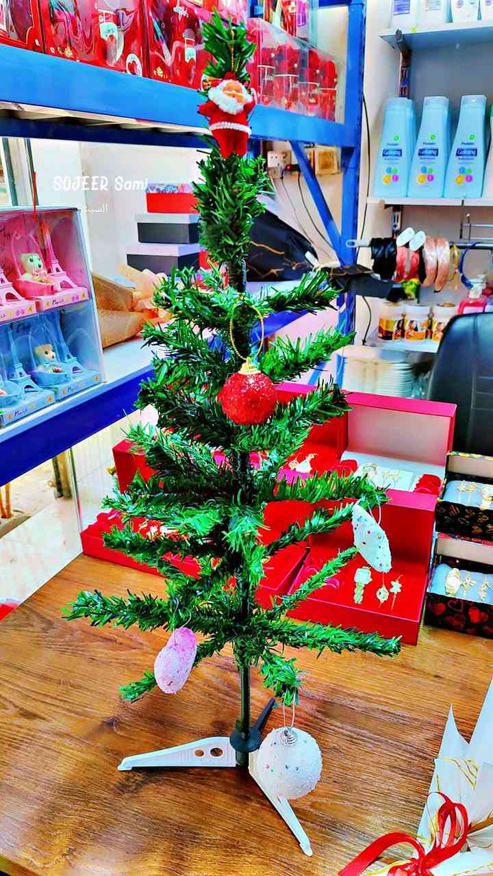 🎄✨ شجرات كريسمس بأحجام مختلفة ✨🎄
الفرحة تكمل ويّا شجرة الكريسمس 🌟
متوفر عدنه شجرات كريسمس
✔️ أحجام مختلفة
✔️ شكل أنيق وجودة حلوة
✔️ تناسب البيت، المحل، والمكاتب

سوّي أجواء الكريسمس بلمسة فخمة 🎁🎄
وخلّي زينتك هالسنة غير شكل ✨
💰 أسعارنا جميلة ومناسبة للجميع

📍 العنوان: النجف – المناذرة
شارع المرور مقابل أسواق الكوثر
🏪 عالم المنظفات
📞 للتواصل: ***********
