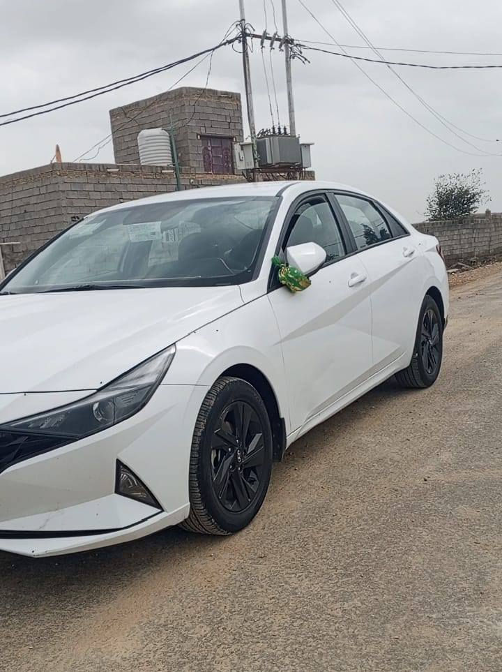 السلام عليكم للبيع انترا موديل 22 خليجي كفاله عامه ماشيه 120رقم بغداد سنويه ورقام جديد تحويل ثاني يوم محرك 1600 شرط التحويل السياره وضع الشركه سبير منازل السعر ١٥٠ وبيها مجال بسيط مكان صويره شحيميه الشراي يتصل ***********
