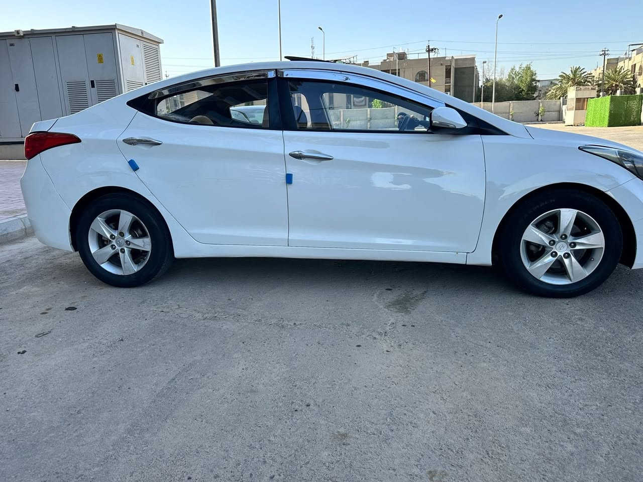 السلام عليكم
للبيع هيونداي النترا موديل ٢٠١٢ خليجي

 رقم اربيل القديم سنوية نافذة تحويل او وكالة مضمون

محرك ١٦٠٠ دوش كير اوتماتيك فتحة سقف(سلايد) شاشة وكامرة ويل كب اشاير بالمري

كير ومحرك مكفولات 

حدادية مبدلة جديدة وتخم تاير جديد

السيارة صبغ عام بدون دواخل فقط تكمة السايق بيهه تصليح شبر تقريباً الباقي مكفول

السيارة نضيفة وجاهزة بدون نواقص السعر النهائي٨٠ ورقة قفل مكانهه بغداد حي الجهاد للاتصال *********** 

اخوان اني مكلف بالنشر الله شاهد التعجبه السياره يتصل بصاحبهه
