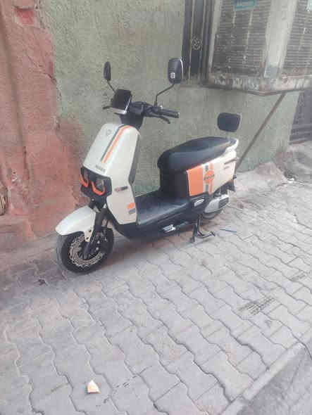 *********** مكاتب بغداد سعر 675 واللي يحب هذا رقم يتصل علي دراجه نظيفه
