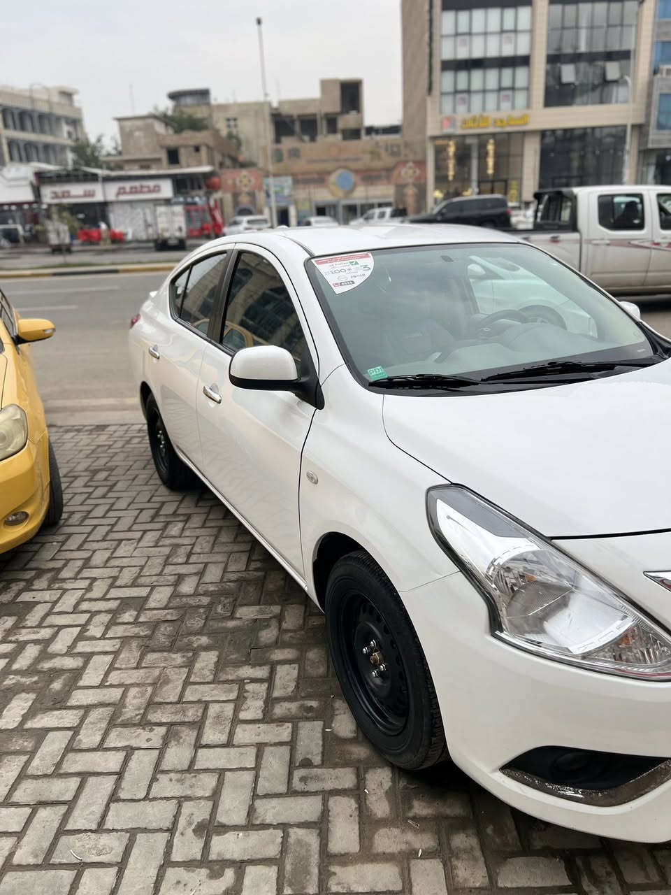 سلام عليكم لل بيع نيسان سني2025 سياره  نضيفه ماشي 11الف بيه طخات بصيطه موضحه بل صور تجي تفحص بس رضبه بل جاملغ جهت سايق وبدل لايت اصلي مرجعه بارد بدون تكحيل اي ستفسار وتساب*********** سعر 136
