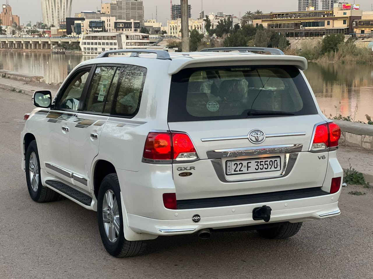 سلام عليكم
لاند كروز 
بريمر موديل 14 
كفالة عامة 
تراي زيرو 
ماشية 158
مكينة كير كفالة 
محرك 6 فول الفول 
عنواني بغداد اليرموك 
سعر 385 وبيها مجال بسيط جداً 
هاتف ‭0777 485 9880‬
