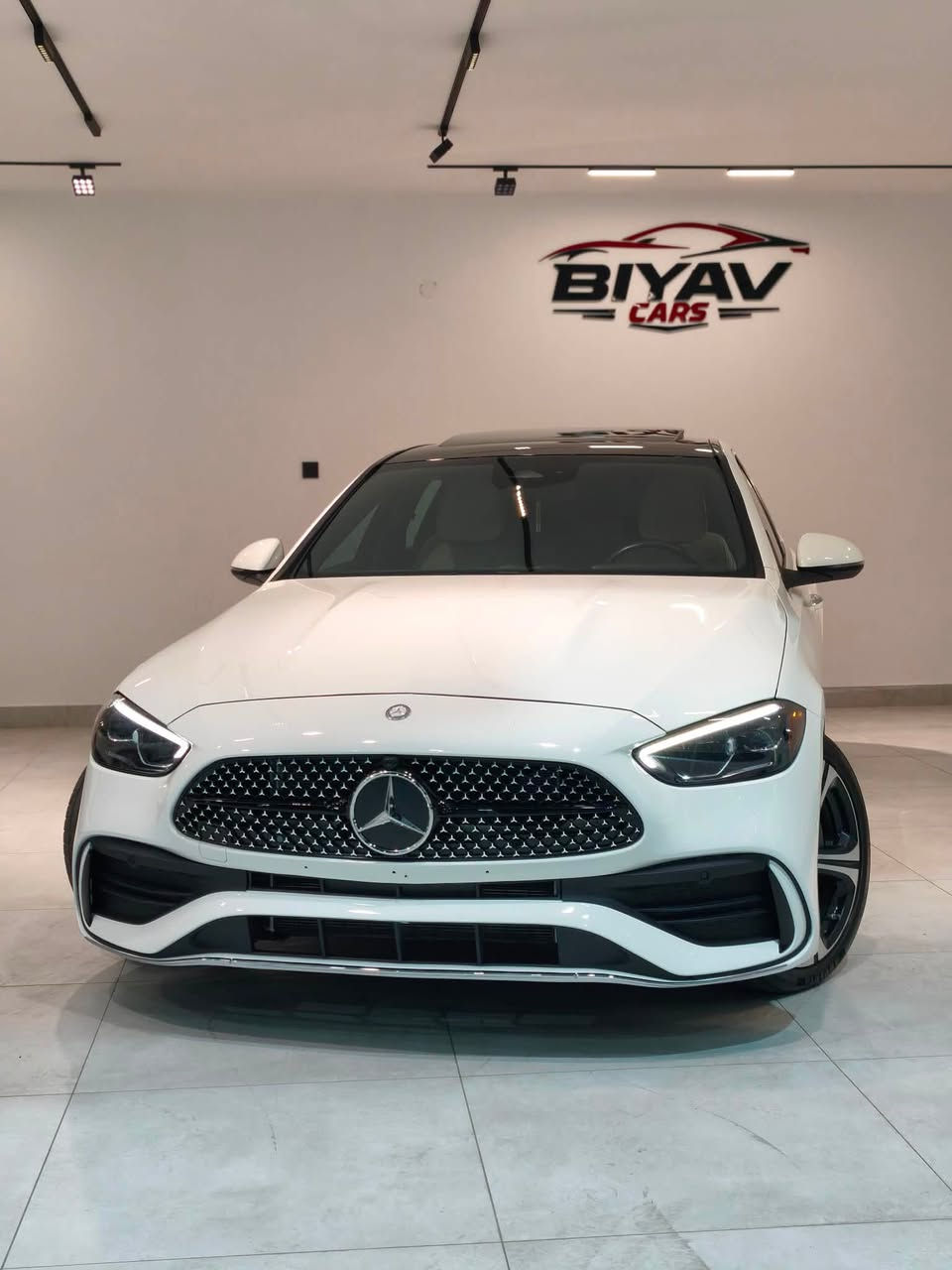 🔥 للبيع | Mercedes-Benz C300 AMG | موديل 2024 🔥
فخامة مرسيدس… وتقنيات الجيل الجديد.🇩🇪

🤍 اللون: أبيض
🤎 الداخلية: كريمي فاخر
 الوارد: أمريكي🇺🇸
📍 الممشى: 60 ألف مايل

⚙️ المحرك:
✅ محرك 2.0 Turbo
✅(هايبرد خفيف) Mild Hybrid
✅ أداء قوي مع استهلاك اقتصادي للوقود
✅ قيادة ناعمة واستجابة ممتازة

✨ أهم المواصفات:
✅ باكج AMG
✅ مقاعد جلد كهربائية مع تبريد + تدفئة + مساج
✅ فتحة سقف كهربائية (سلايد)
✅ صندوق خلفي كهربائي (فتح وإغلاق أوتوماتيكي)
✅ إضاءة داخلية محيطية بـ 64 لون
✅ شاشة وسطية كبيرة مع عدادات رقمية Full Digital
✅ ابل كاربلاىApple CarPlay & Android Auto
✅ تشغيل بصمة (Push Start)
✅ دخول ذكي (Keyless Entry)
✅ مثبت سرعة
✅ مساعد اصطفاف (Park Assist)
✅ رادارات قيادة
✅ حساسات أمامية وخلفية
✅ كاميرا خلفية
✅ نظام اختيار أوضاع القيادة (Dynamic Select)
✅ مكيف أوتوماتيكي ثنائي المناطق
✅ مقود AMG متعدد الوظائف
✅ جنوط AMG رياضية
✅ مصابيح LED
✅ مواصفات وتجهيزات عديدة أكثر من المذكور.

🚘 السيارة بحالة الوكالة، نظيفة جدًا، وجاهزة للفحص بأي مكان.

💰 السعر: 348 ورقة

عنوان السيارة: دهوك معرض بياڤ

📞 للتواصل: ***********

إذا تبحث عن C300 AMG موديل 2024 بمواصفات كاملة، محرك Mild Hybrid اقتصادي وقوي، وفخامة مرسيدس المعروفة، فهذه السيارة تستحق المشاهدة.

للجادين فقط.
