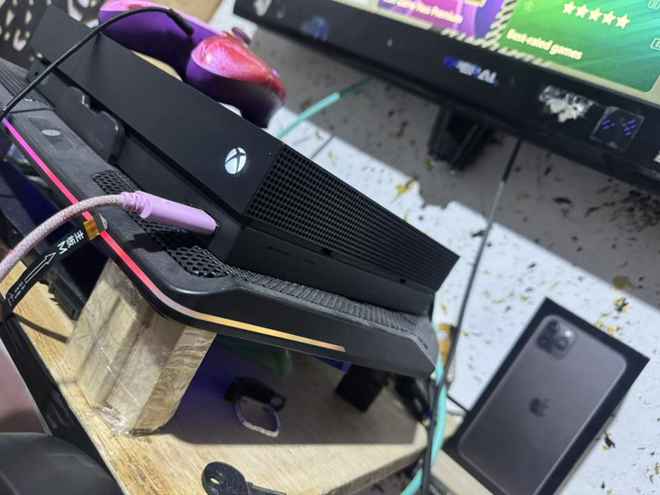 للبيع Xbox One x
1tذاكرة 
جهاز لك ستيكر 
نضافا ٩٩٪؜
بيع ١٨٠ ألف 
ومراوس بايفون
مكاني بغداد العامرية 
***********
