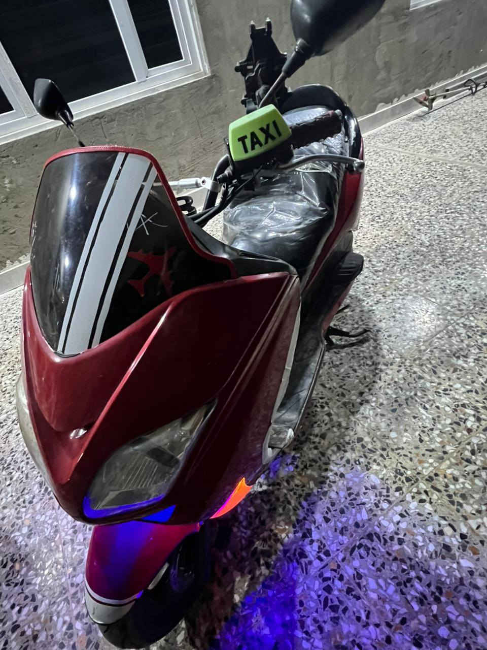 السلام عليكم 
للبيع 8/0 فوروه
دراجه كفاله 
مكينه ما مفتوحه تخبل اي نقص ما بيه 
تايرات جدد 
منظومه زنون 
كزوز رياضي صوت طرب 
دراجه تخبل شغل وطلع اي نقص ما بيها 
سعرها 900 متلكه هيج سعر بهيج نضافه عوزها بس غسل 
مكاني بغداد الراشديه 
رقمي ***********
