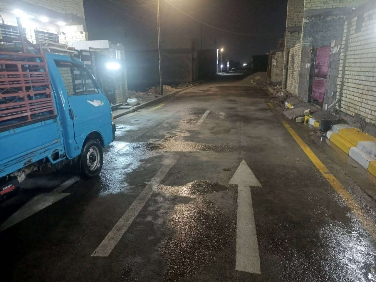 قطعه ارض للبيع مساحتها 100
عنوان 7قصؤر شارع ابو علي قرب شارع 20 
منطقه سكنيه
مكونه من ماء مجاري كهرباء تبليط 
وانترنت الفرع هدوم ومرتب 
من اناره وصبغ ارصفه وتخطيط 
السعر 17. ؤبيها شي بسيط.  
***********
#الجميع
