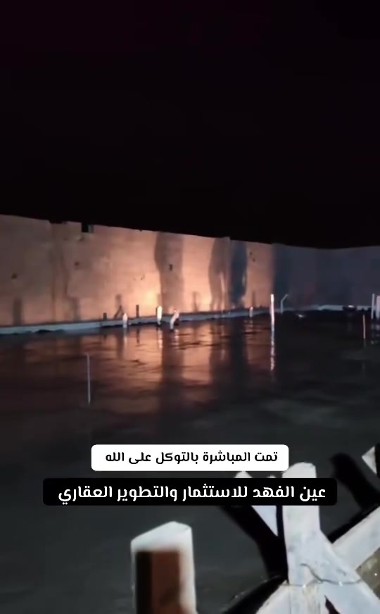 مستعدون لتنفيذ هيكل عظم او تسليم مفتاح حسب المواصفات المتفق عليها بتندر من كلا الطرفين 
يتضمن الهيكل كل الخطوات التالية 
1/ تنظيف التربة جيدا 
2/ دفن بمادة الجلمود للمنسوب المطلوب مع الرش واحدل بحادلة 20طن
3/ دفن القطعة بمادة السبيس مع الحدل والرش كل 20سم للوصول الى المنسوب المطلوب 
4/ تخطيط المخطط المتفق عليه مع فرش نايلون زراعي
5/ عمل الصحيات بانابييب امل الشريف ومنهولات 12انج والكليات امل الشريف ولاسق تانجيت واضافة واشر للفواصل 
6/ تسليح جسور شيش ff16m لجسور و شيش 12mلشبكتين 
البعد 25سم 
7/ صب رفت ارتفاع 40سم صب مركزي c35
8/عمل بادلو حسب المخطط بارتفاع 15سم 
9/بناء الطابق الارضي بمادة الطابوك الجمهوري نهروان نوعية جيدة ارتفاع 3متر 
10/  اعمال النجارة لسقف وعمل رباط ساقط ارتفاع 30سم 
11/ عمل شبكة السبالت والساحبات الصاروخية 
12/ تاسيس شبكة الكهرباء بواري مع جكشن سبورت نوع فرحات 
13/ تسليح شيش ff12m بشبكتين قياس 15سم*15سم  وجسور بشيش ff16mm لجسور 
14/ صب مركزي c30مركزي بارتفاع 20سم 
15مواصفات الطابق الاول نفس مواصفات الطابق الارضي 

كل هذا يتم بسعر 200الف للمتر المربع هيكل عظم 

عين الفهد للاستثمار والتطوير العقاري 
***********
