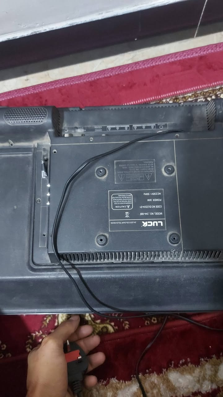 شاشه  حجم 24ضد الكسر بيه سواد سعره 25الف مكاني بغداد الدوره مهديه الثانيه ***********
