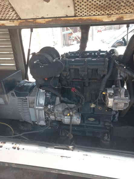 مولد لستر بتر ٣ سلندر
١٤ كيفي ٣ فيز  كاتم 
نظام اتو تشغيل واطفاء ذاتي
الانبار /الفلوجه ***********
