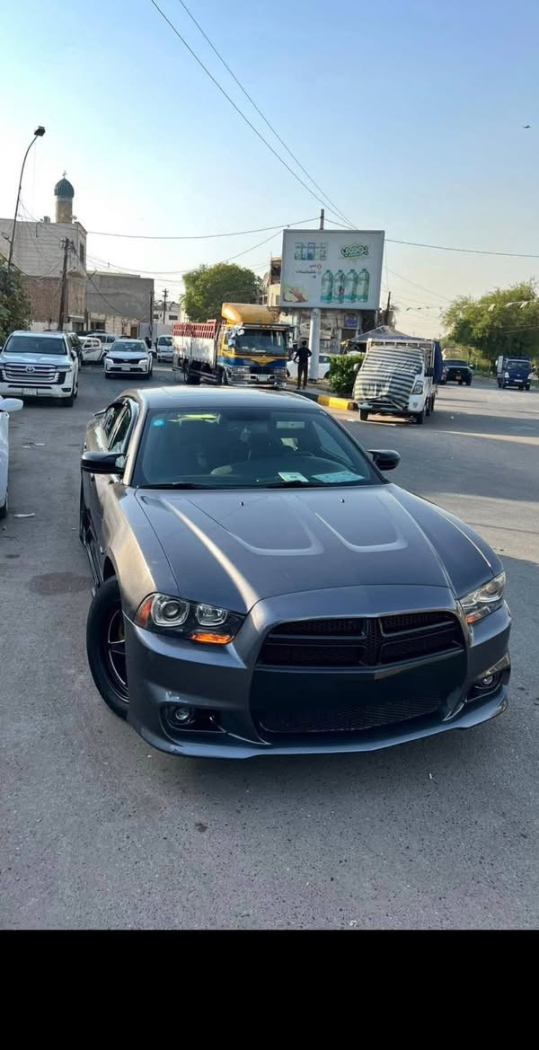 السلام عليكم 
جارجر ٢٠١٤ rt 5700
فول مواصفات عده رادار وجلد 
حادثه من امريكا دبل كود وبيه بالعراق جاملغ خلفي وباب عكس جه السايق السياره بدون ايرباك بدون دواخل فقط ايرباك تكمه مكاني بغداد 
اريدها 140
***********
