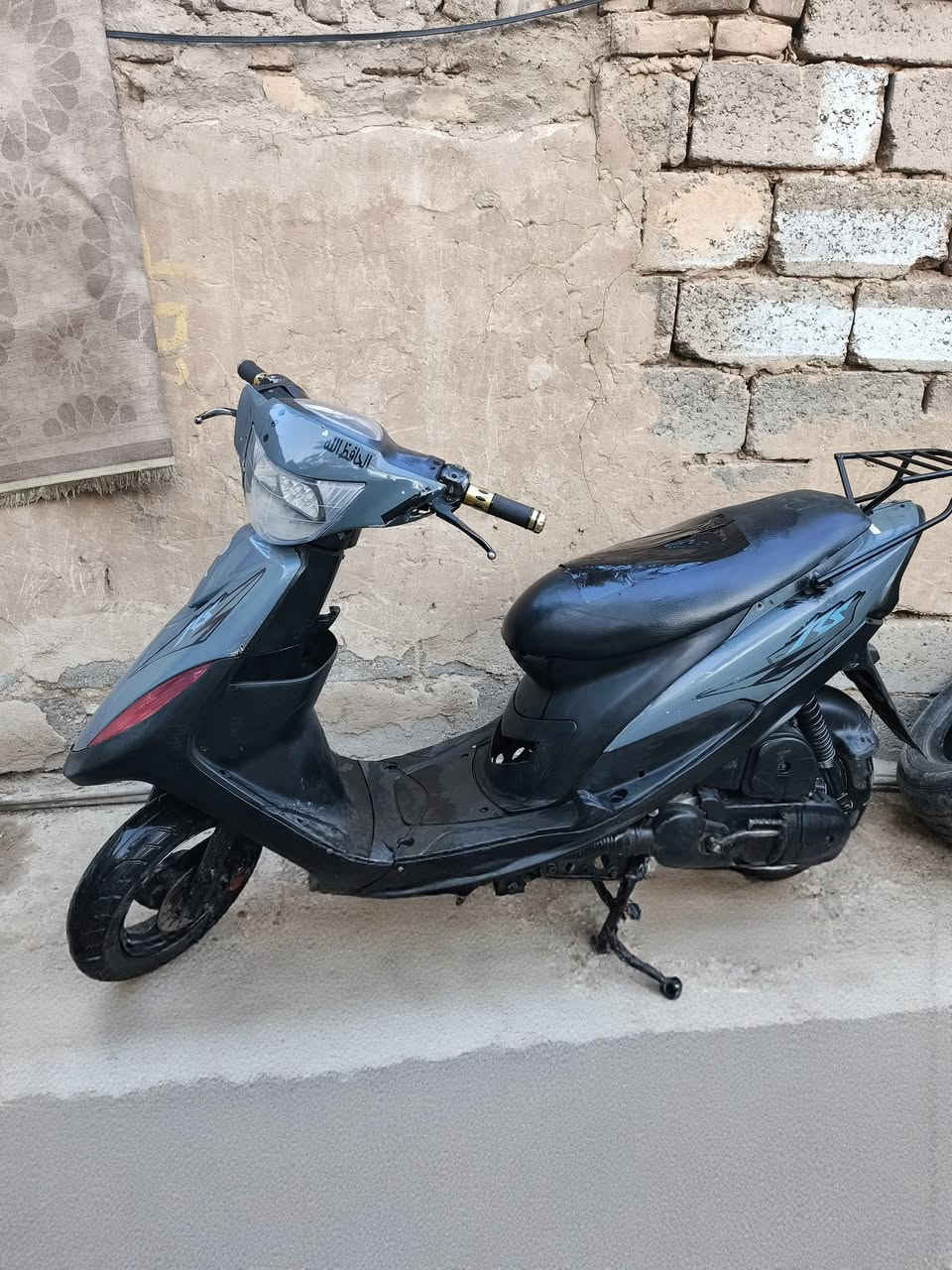 ماكس عدلة مكينة نضيفة جدا لا دهن ولا شي ترايك 100 شلعة ومشي ممتازة شغالة نكرة سلف لونها سمنتي حلوو ومميز بسعر مناسب وبالعافية على اللي ياخذها 450 الف
كربلاء اتصال ‏‪***********‬‏
