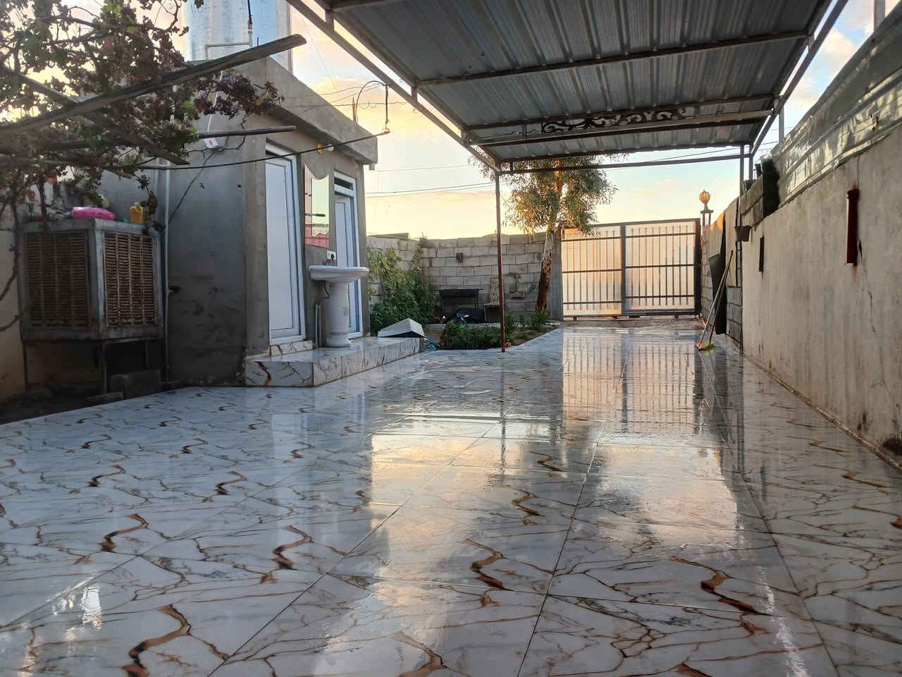 بيت تجاري صياده  
٢٠٠ متر تجاري مقابل جامع حجي فرج 

طابقين سيراميك الواجهه ٦ متر العمق ٣٣ متر 

السعر ٨٠ مليون مع المجال 

***********
***********
