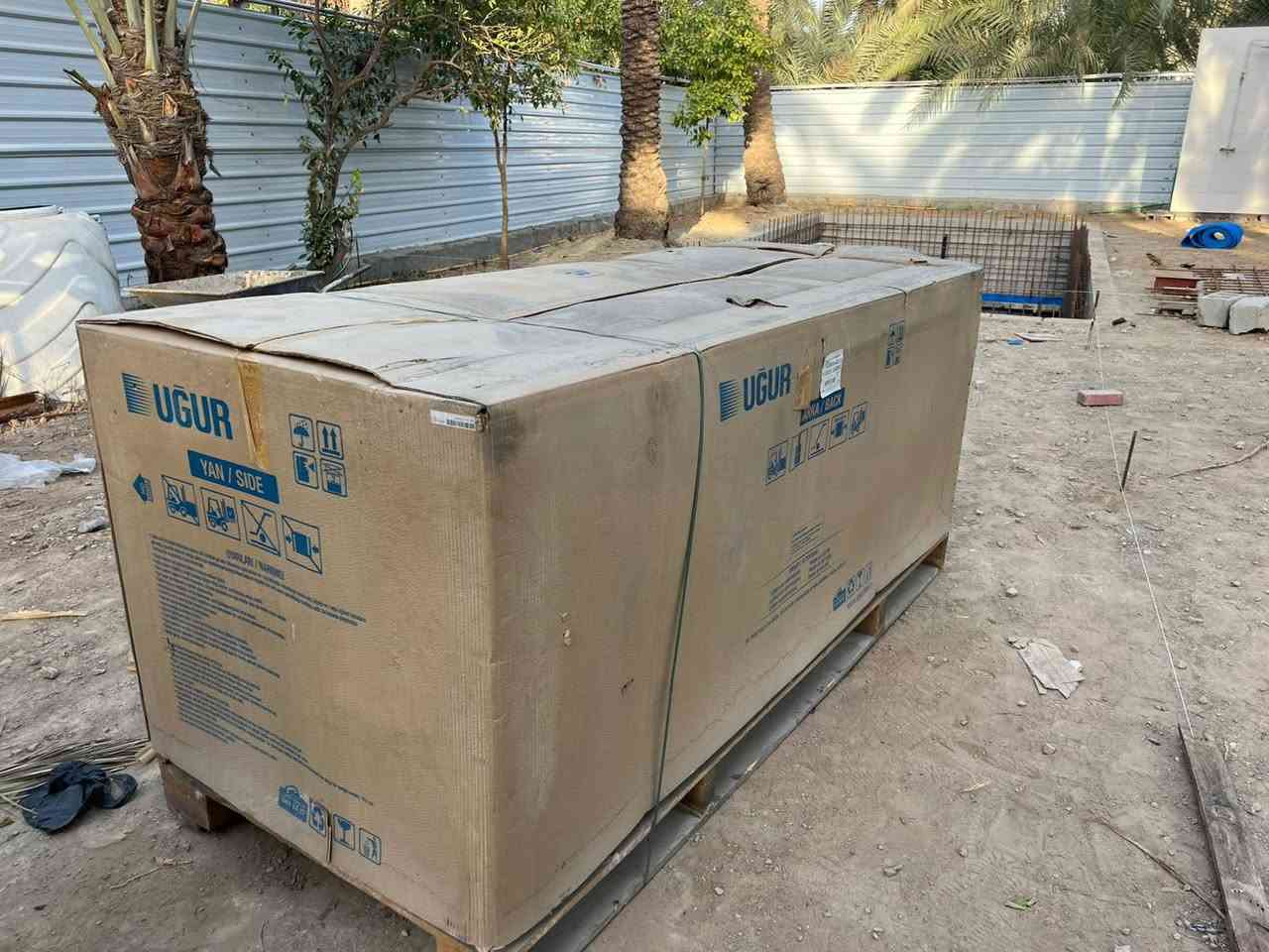 السلام عليكم عارضات للبيع النوع UGUR تركي اصلي اصلي  جديده بل كارتون اللون اسود الطول 210 العرض 100 نشره داخليه متوفرة 3 عارضات 
الاستفسار/*********** 
العنوان /بغداد المدائن سلمان باك
