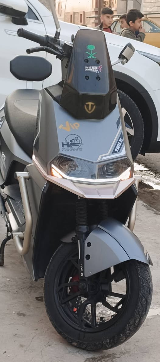 سلام عليكم
متاح درجة شحن معروفه مواصفاته  {TAllG}

دراجه اخت زيرو 

 
مواصفات.... 
سرعه 85 مع وزن 75 

ماشيه 1100 

ب شحنه وحده تمشيك 75K

منذ USP

بريسكوت هيدروليك امامي خلفي 

لاست عالي ناصي 

رماش 

ملف 2000 حقيقي 

ملاحظه / تجي تفحص باتريات  و شحنه الاصليه وياها 

سعر 950 بيه مجال قليل 

عنوان بغداد شعب 

الاستفسار ***********
