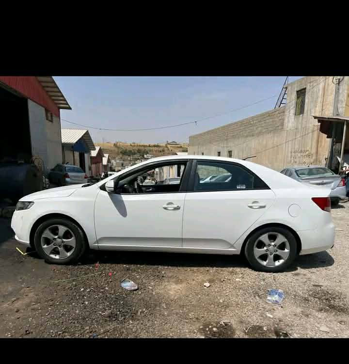 كيا سيراتو موديل 2011 سبخ نيو سقف بو لند چملخ گيرو مه كينه شه رت هه ر چا ر تا نيو خرا مه 310هزا ر خرا مه يل سه ر ديل سه عر ي هيته خا ر سعر 77و مه جا ل رقم ته لفو ن*********** اكر, نينوى
