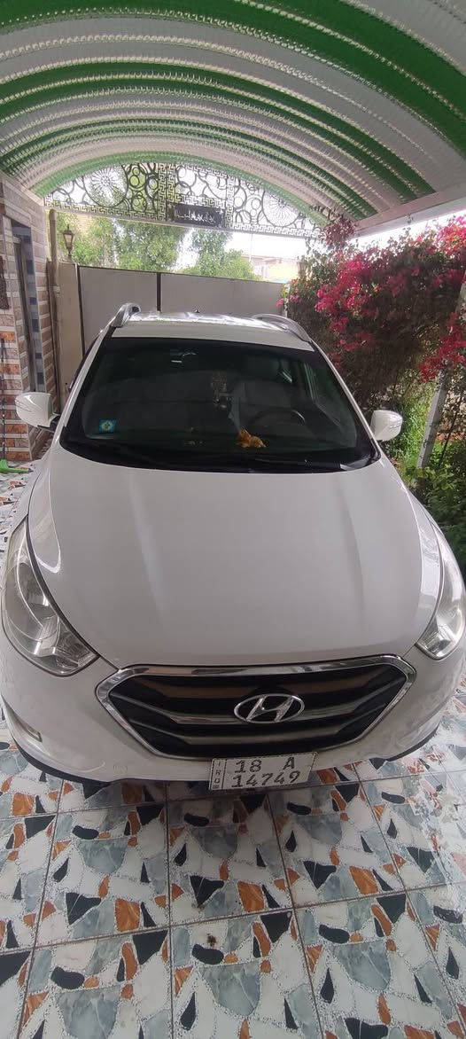 سلام عليكم 
للبيع توسان خليجي كفالة عامه موديل ١٣
مكينه ٢٠٠٠دوش 
سنويه مجدد ٣٠ رقم الجديد بسمي 
تحويل مباشر 
كفالة عامه صبق ضربه تبديل 
مكينه كير تبريد صدر جاهزه 
تخم تاير جديد 
دوشمه جديد 
الاستفسار هـ *********** مكان بابل جبله
